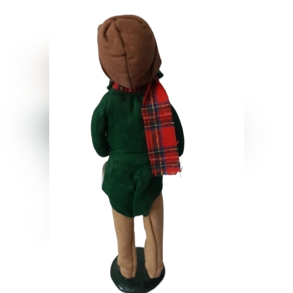 BYERS' CHOICE LTD. 1986 CHRISTMAS CAROLER sheet Music man plaid scarf tan pants - Picture 3 of 9